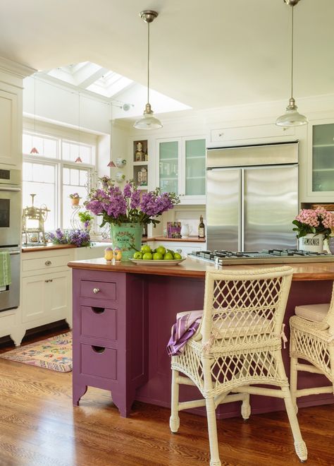 Sherwin-Williams "Berry Bush" - Simple but Traditional cabinets - White - Wood Floor - Warm Purple - High Ceiling - Skylights - thekitchn.com - Purple Love: 10 Painted Kitchens That Get It On with Eggplant — Eggplant of Desire Kombuis Idees, Decorate Ideas, Kitchen Cabinet Color Ideas, Beautiful Kitchen Cabinets, Colorful Cottage, Purple Kitchen, Kitchen Design Color, Colorful Interior Design, Top Kitchen