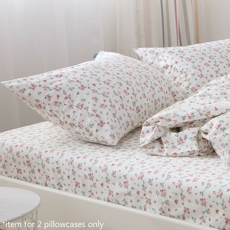 College Dorm Room Essentials, Floral Bedding Sets, Aesthetic Room Ideas, Dorm Room Essentials, Floral Bedding, Quilted Duvet, Cute Room Ideas, Room Makeover Bedroom, Cotton Pillow Cases