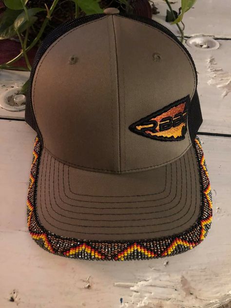 Beaded Baseball Hat Brim Patterns, Beaded Ball Caps, Beaded Baseball Caps, Beaded Hat Brim Patterns, Beaded Hats Native American, Bone Bordado, Stylish Womens Hats, Native Wears, Beaded Hat Bands