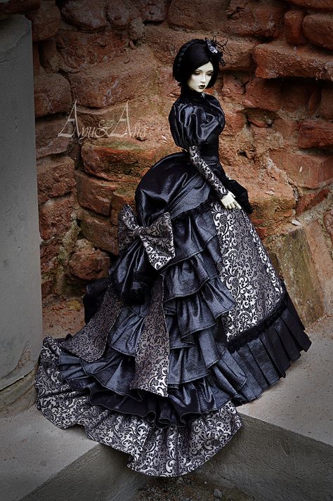 Victorian Dress Pattern, Victorian Fashion Dresses, Barbie Gowns, Gothic Dolls, Victorian Dolls, Victorian Clothing, Unique Dolls, Gothic Outfits, Handmade Dresses