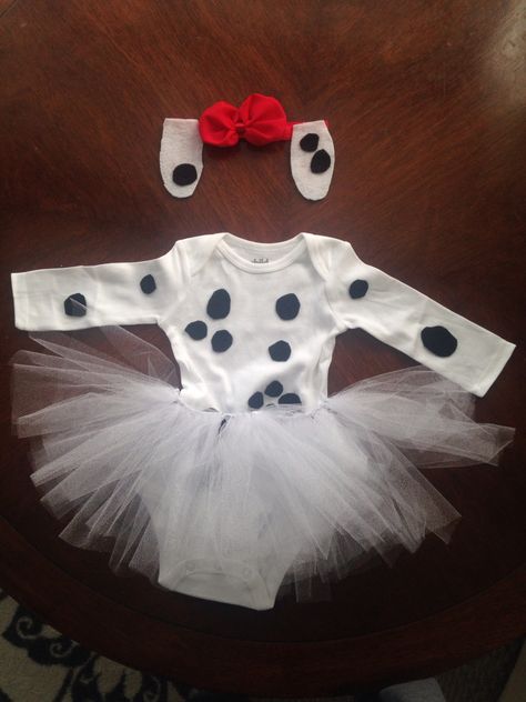 DIY Dalmatian costume for baby Dalmations Costume, Baby Dalmatian Costume, Diy Dalmatian Costume, Mother Daughter Halloween Costumes, Dalmation Costume, Diy Baby Costumes, Dalmatian Costume, Halloween Costume Toddler Girl