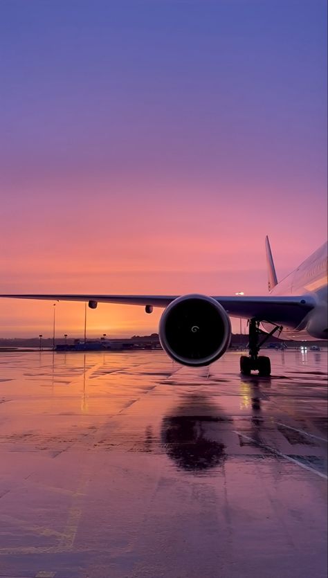 Aviation Aesthetic Wallpaper, Nicolecore Aesthetic, Planes Aesthetic, Air Plane Aesthetic, Life Recently, Avion Aesthetic, Air Plane, Aviation Aesthetic, Airplane Aesthetic