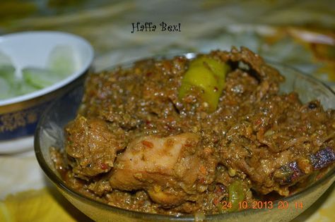 Spicy cumin chicken, zeera chicken, jeera chicken, jeera, zeera, cumin seeds Chicken Shashlik, Rendang Daging, Cumin Chicken, Vegetarian Curry, Singapore Food, Food Gallery, Easy Cooking Recipes, My Food, Indonesian Food