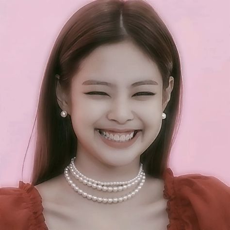 ☦︎. Soft blurred icon of Jennie. #Jennie #BLACKPINK Fancy Jewelry Necklace, Jewelry Accessories Ideas, Fancy Jewelry, Girly Jewelry, Western Dresses, Blackpink Jennie, Pearl Necklace, Jewelry Accessories, Black Pink