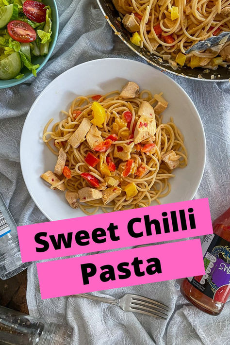 bowl of spaghetti with chicken, peppers and sweet chilli sauce. Pasta Recipes Quick, Chilli Pasta, Sweet Chilli Chicken, Sweet Chili Chicken, Quick Pasta Recipes, Quick Pasta, Cheap Recipes, Chilli Chicken, Sweet Chilli Sauce