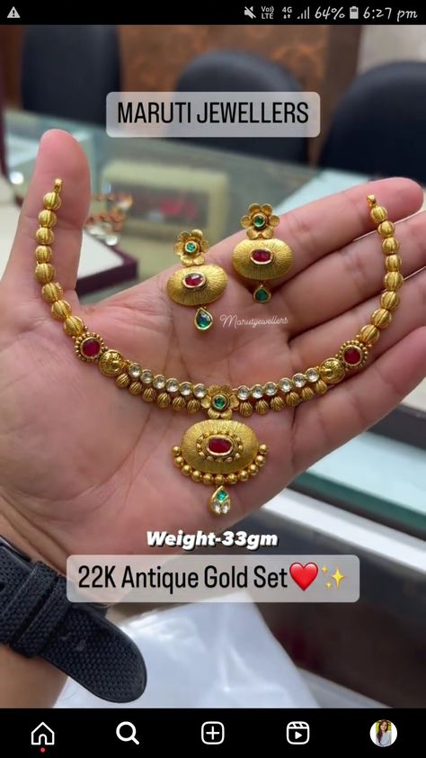 Gold Necklace Antique, Light Weight Gold Necklace, Plain Gold Bangles, Fashion Jewelry Necklaces Gold, Delicate Gold Jewelry, Gold Jewels Design, Choker Necklace Designs, Gold Jewellry, Antique Jewellery Designs