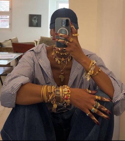 Chunky Gold Jewelry, Dope Jewelry Accessories, Dope Jewelry, Chunky Jewelry, True Blood, Looks Street Style, Jewelry Fashion Trends, Funky Jewelry, Jewelry Lookbook