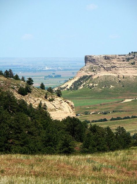 In the days of westward expansion, difficult terrain like the Wildcat Hills in western Nebraska could mean significant challenges for emigrants. Western Nebraska, California Trail, Westward Expansion, The Oregon Trail, Gravel Road, Oregon Trail, Canyon Road, Historical Monuments, Trading Post