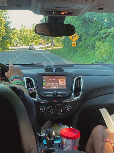 Driving In The Car Aesthetic, Driving Summer Aesthetic, Road Trip Summer Aesthetic, Packed Car Aesthetic, Road Trip Packing Aesthetic, Aesthetic Roadtrip Pictures, Rod Trip Aesthetic, The Road Trip Beth O'leary Aesthetic, Vision Board Road Trip