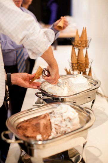 Fancy Ice Cream Bar, Wedding Ice Cream Bar, Ice Cream Dessert Bar, Fancy Ice Cream, Cool Ice Cream, Fancy Ice, Catering Food Displays, Sundae Bar, Catering Display