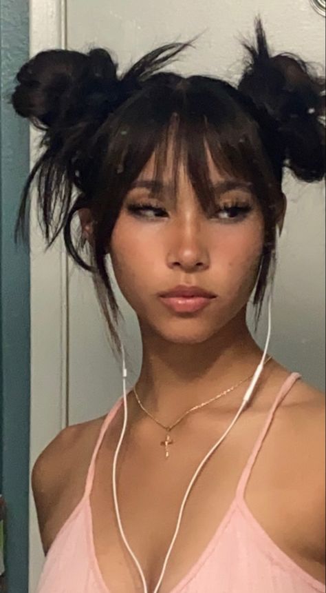 Two Piece Hairstyles, Black Hair Bangs Hairstyles, Spiky Bun With Bangs, Short Hair Bangs Hairstyle Ideas, Asian Baddie Hairstyles, Y2k Hairstyles Long Hair With Bangs, Baddie Hairstyles Bangs, Y2k Short Hairstyles With Bangs, Y2k Updo Hairstyles With Bangs