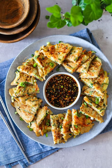 Korean Pancakes (Pajeon) Pajeon Recipe Korean Pancake, Korean Bbq Recipes, Korean Vegetarian Recipes, Korean Vegetarian, Korean Appetizers, Authentic Asian Food, Koreansk Mad, Korean Thanksgiving, Recipes Pancakes