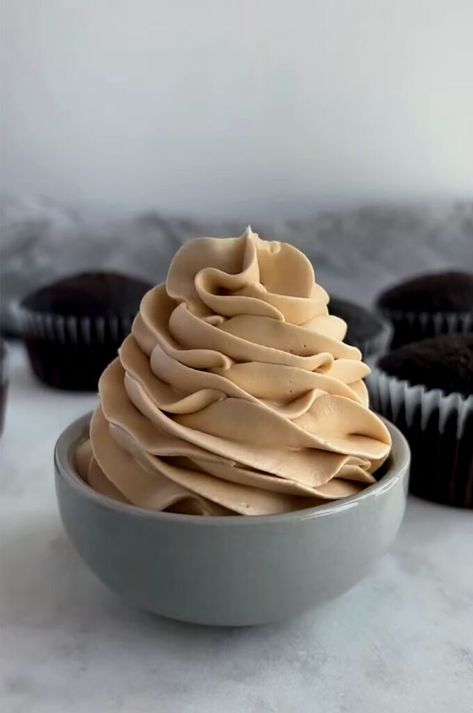 Easy Coffee Buttercream Frosting Recipe Coffee Buttercream Frosting Recipe, Coffee Buttercream Frosting, Fluff Frosting, Marshmallow Fluff Frosting, Marshmallow Icing, Caramel Butter, Coffee Butter, Raspberry Buttercream Frosting, Bakery Treats