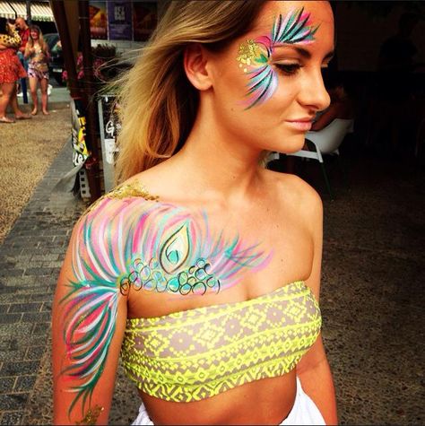 https://instagram.com/hd_bodypaint/ Zoo Project Ibiza Body Paint #feathers #peacock #ibiza #bodypaint #hen #party #ideas #glitter Rave Body Painting, Festival Body Painting, Face Paint Festival, Zoo Project Ibiza, Pride Face Paint, Paint Feathers, Festival Face Paint, Festival Paint, Body Painting Festival