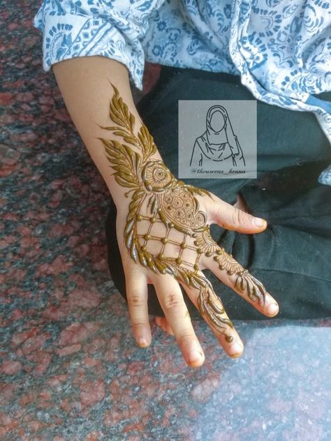 Thouseens Henna Simple, Kids Mehndi Designs Children, Henna Kids, Thouseens Henna, Cursive Activities, Baby Mehndi, Baby Mehndi Design, Kids Henna, Wrist Henna