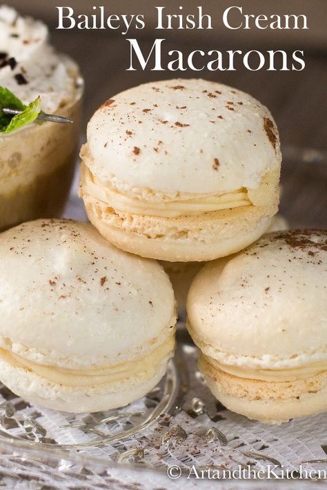 Cream Macarons, Kue Macaroon, Baileys Recipes, Macaroon Cookies, Macaron Flavors, Macaron Cookies, Torte Cupcake, Macaroon Recipes, Baileys Irish