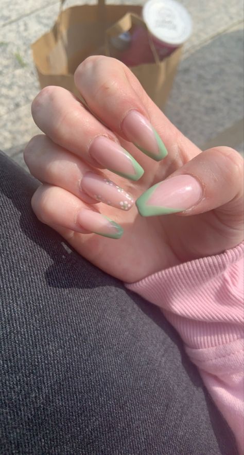 Coffen Nails, Green Acrylic Nails, Cute Spring Nails, Green Beach, Short Acrylic, Beach Birthday, Short Acrylic Nails Designs, Nails 2024, Graduation Ideas