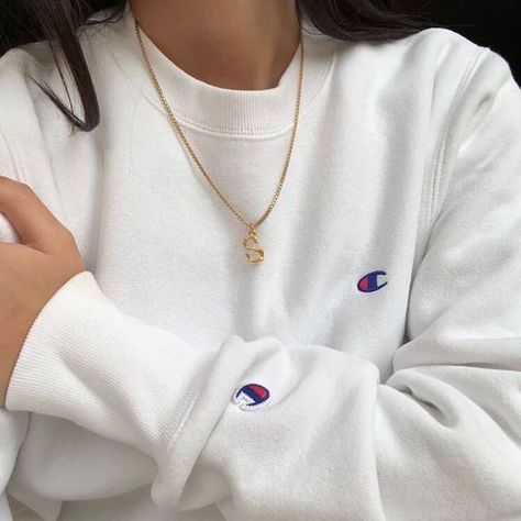 Champion Clothing, Stile Casual Chic, Clothes Outfit, Grunge Look, Champion Sweatshirt, Cute Comfy Outfits, Champion Hoodie, Hoodie Outfit, Outfit Aesthetic