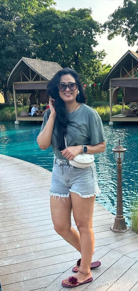 Shweta Avasthi, Anushka Shetty Navel, Shweta Menon, Shweta Tiwari, Lavanya Tripathi, Ladies Shorts, Female Celebrity Fashion, Anushka Shetty, Saree Navel