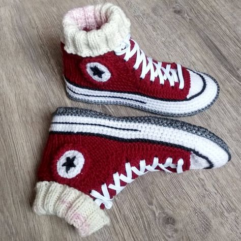 Converse Socks, Converse Slippers, Boots Converse, Crochet Converse, Converse Boots, Slippers Socks, Red Slippers, Blue Converse, Crochet Boots