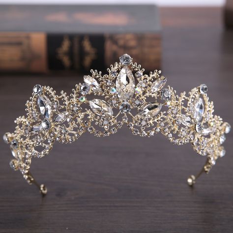 Encontrar Más Joyería del pelo Información acerca de Nueva Moda de Lujo Barroco Crystal AB Nupcial Tiaras de la Corona de Oro Claro Diadema Diademas para Mujeres Accesorios Para el Cabello de Novia de la Boda, alta calidad crown tiara, China diadem tiara Proveedores, barato bridal crown de KMVEXO Bijoux Store en Aliexpress.com Bridal Crown Tiara, Wedding Hair Headband, Crystal Bridal Tiaras, Gold Headpiece, Bride Tiara, Gold Tiara, Bridal Wedding Hair, Tiara Hairstyles, Rhinestone Tiara