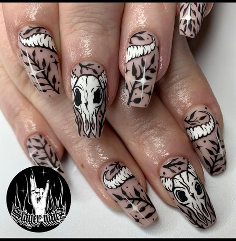 Book Nail Art Designs, Yallternative Nails, Creepy Nail Designs, Viking Nail Art, Spring Goth Nails, Edgy Fall Nails, Witchy Nail Designs, Siren Nails, Witchy Nail Art