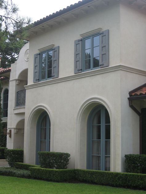 Homes With Shutters, Mediterranean Villa Exterior, Italian Mediterranean Homes, Spanish Style Exterior Paint Colors, Spanish Style Homes Exterior, Stucco Exterior Colors, Mediterranean Shutters, Spanish Style Home Exterior, Mediterranean Balcony