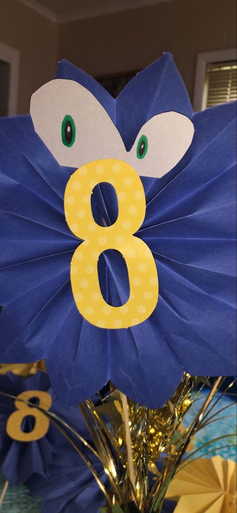 Construction paper Sonic Hedgehog, Simple Centerpieces, Construction Paper, Sonic, Sonic The Hedgehog