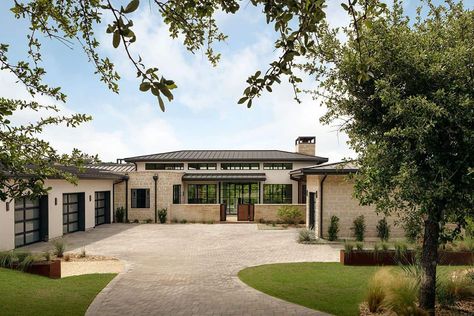 Hillcountry Texas Homes, Texas Hill Country House Plans, Country Views, House Mediterranean, Hill Country Homes, Condo Loft, Texas Hills, Lake House Plans, Country Houses