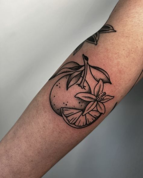 Traditional lil orange tattoo ⚡️ One of my fav tattoos 🥹 so cute More trad pls Done in 1 hr ❤️‍🔥 🔖#idahofallstattoo #pocatellotattoo #rexburgtattoo #twinfallstattoo #boisetattoo americsn traditional orange tattoo, Idaho falls tattoo artist, Idaho tattoo, Idaho falls fineline, Idaho falls American trad Orange Tattoo American Traditional, Idaho Tattoo, Orange Tattoo, Autumn Tattoo, Twin Falls, Idaho Falls, Traditional Tattoos, American Traditional, S Tattoo