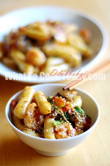 Tteokbokki Recipes, Korean Meals, Asian Gf, Tteokbokki Recipe, Japanese Rice Cake, Chinese Food Recipes, Korean Rice Cake, Rice Cake Recipes, Korean Rice