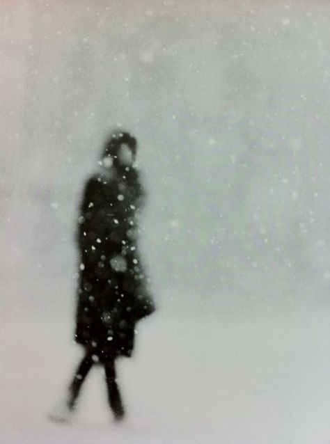 Snow. Donata Wenders, How To Disappear, Christmas Apps, Snow Photography, Blurred Lines, White Pictures, 수채화 그림, Out Of Focus, Foto Art