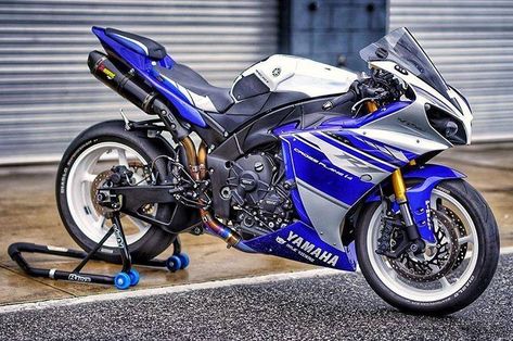 2013 Yamaha R1 blue white akrapovic R1 Yamaha, Yamaha Motorbikes, Jet Skies, Biker Photography, Mini Cooper Classic, Мотоциклы Cafe Racers, Yamaha Bikes, Motorcycle Clothing, Yamaha Motorcycles