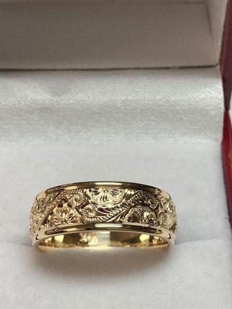 [SponsoredPost] 36K 14K 18K Solid Yellow Gold Wedding Bands Width : 7Mm Finish : Shiny Finish Fit : Comfort Fit Size: 4-12 Also Available In White, Yellow Or Rose Gold And 10K -14K - 18K - Platinum Please Let Us Know Your Exact Size After Ordering. All Rings Are Available In Full, Half Or Quarter Sizes. Please Contact Us For Larger Sizes At Tallie Jewelry, We Offer: -A Wide Selection Of Mens And Womens Wedding Bands At Lowest Prices. -Direct Manufacturer From New #mensjewelryringsgold Diamond Mens Wedding Ring, Men’s Engagement Rings And Wedding Band, Unique Wedding Rings For Men Gold, Gold Mens Band, Men’s Gold Wedding Band Engraved, Wedding Rings Aesthetic Men, Men Engraved Rings, Cool Mens Wedding Ring, Wedding Rings His