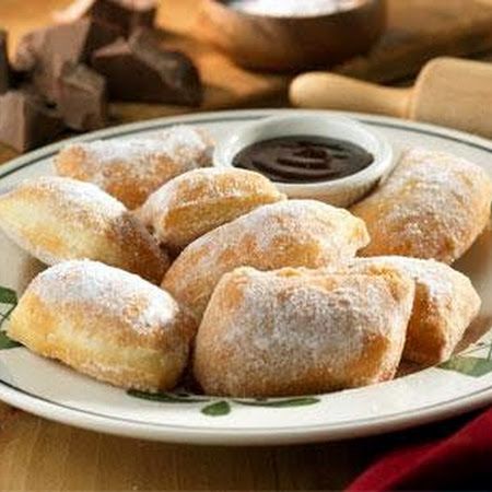 Zeppoli (Italian Fried Bread Dough) Recipe | Key Ingredient Fried Bread Dough, Zeppoli Recipe, Zeppole Recipe, Italian Fries, Italian Donuts, Olive Garden Recipes, Bread Dough Recipe, Fried Bread, Dessert Oreo