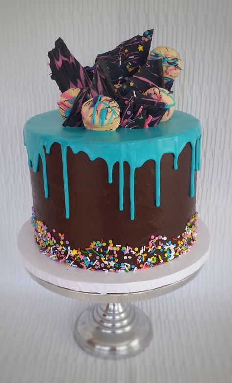 Chocolate Turquoise Drip Cake | Skye's Delights | Flickr Chocolate Cake With Blue Decorations, Turquoise Cake, Blue Drip, Candy Cakes, Drip Cake, Occasion Cakes, Drip Cakes, Savoury Cake, Love Cake