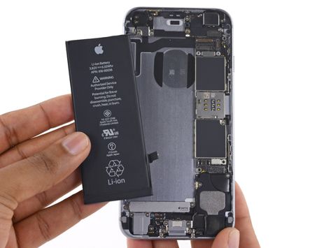 Replace the battery in an iPhone 6s. Iphone Battery Replacement, Apple Iphone Repair, Battery Repair, Mobile Battery, Iphone Battery, Iphone Repair, Design Guidelines, Apple Computer, Repair Guide