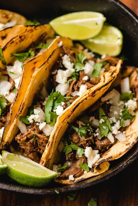 Crock Pot Barbacoa Tacos (Big Batch! Great for Freezing!) - NeighborFood Crock Pot Barbacoa, Easy Barbacoa Recipe, Grass Fed Beef Recipes, Mexican Beef Stew, Barbacoa Tacos, Slow Cooker Barbacoa, Barbacoa Recipe, Healthy Pizza Recipes, Healthy Pizza