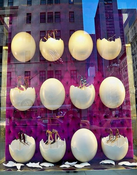 Louis Vuitton Window Display, Easter Window Display, Storefront Ideas, Spring Window Display, Store Inspiration, Store Window Displays, Spring Window, Retail Windows, Store Windows