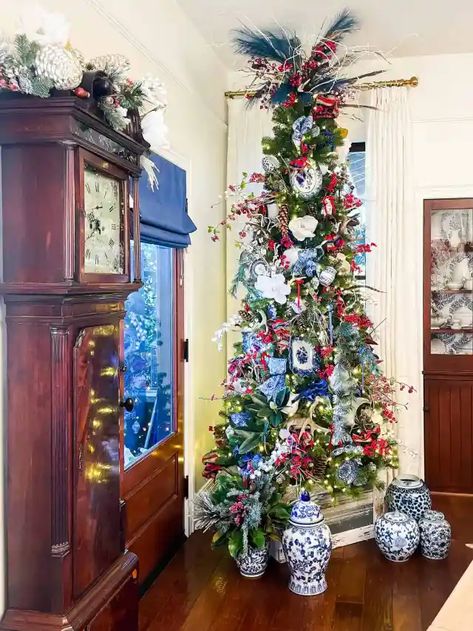 How I Decorated my Beautiful Blue and White Christmas Tree Tree Stand Ideas, Christmas Tree Stand Ideas, Blue And White Chinoiserie Christmas, Diy Christmas Tree Stand, Chinoiserie Christmas Tree, Christmas Dining Room Decor, Blue And White Plates, Artificial Christmas Tree Stand, Chinoiserie Ornaments