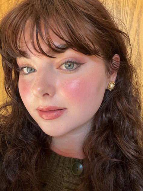 #makeup #makeuptutorial Soft Rose Makeup, Ethereal Grunge Makeup, Ethereal Makeup Aesthetic, Ethereal Romantic Makeup, Angelic Makeup Aesthetic, Romantic Makeup, Makeup Magazine, Rose Makeup, Pretty Makeup Looks