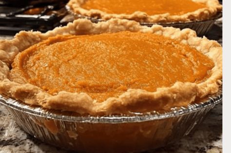 Sweet Potato Pie Deep Dish Sweet Potato Pie Recipe, Sweet Potato Pie Filling, Sweet Potato Pies Recipes, Best Banana Pudding, Yummy Sweet Potatoes, Potato Pie, Favorite Pie, Chocolate Pecan, Sweet Potato Pie