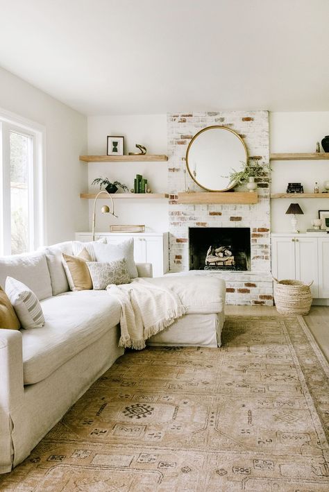 white living room Living Room Stands, Large Sectional Sofa, Fireplace Built Ins, White Fireplace, White Living, White Living Room, Living Room White, Beautiful Living Rooms, Brick Fireplace