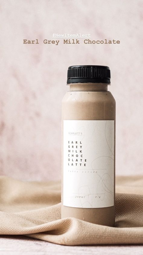 Bottled Coffee Aesthetic, Drink Bottle Photography, Bottled Coffee Packaging, Tigernut Milk, Bottled Coffee, Milk Photography, Homemade Milkshake, Coffee Milkshake, Healthy Water Drinks