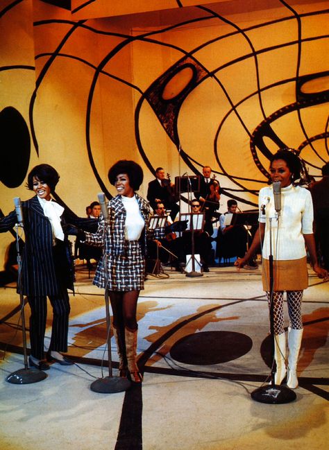 Diana Ross & The Supremes The Supremes 1960s, Dianna Rigg, 70s Fashion African American, 70s Black Fashion, Soul People, Diana Ross Supremes, 70s Poster, 60’s Fashion, The Supremes