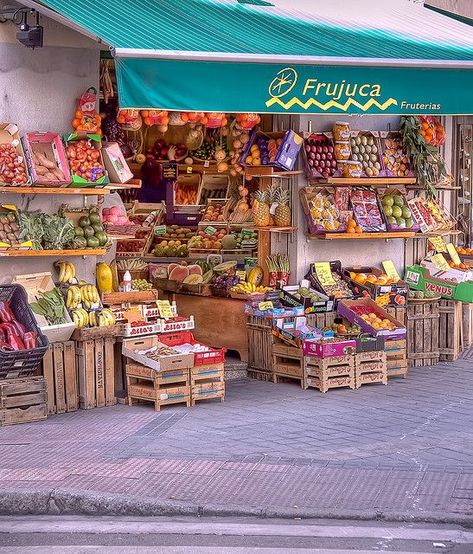 Fruit Store Design, Farm Store Decor, Supermarket Design Interior, Fruit Stall, Fruit And Veg Shop, Vegetable Stand, Vegetable Shop, Grocery Store Design, Business Branding Inspiration