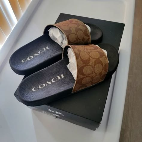 Coach Womens Slides Size 9 Black with Tan color Coach Slides Outfit, Coach Shoes Outfit, Coach Women Shoes, Slides Aesthetic, Coach Slides, Diy Christmas Gifts For Boyfriend, Cute Shoes Boots, Fancy Sandals, Coach Sandals