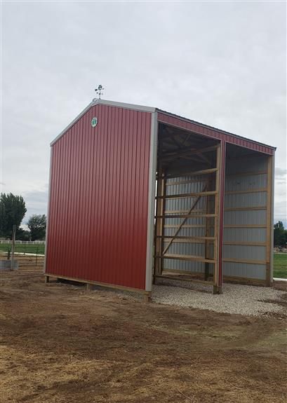 A 24' 0" x 24' 0" x 20' 4" Hay Storage building with a Ash Gray roof, Red siding and Ash Gray trim. For Tammy in KUNA, ID (2019103141). Hay Storage Ideas, Cleary Buildings, Hay Feeder For Horses, Wyoming Ranch, Hay Storage, Pole Barn Garage, Horse Hay, Building A Pole Barn, Ranch Ideas