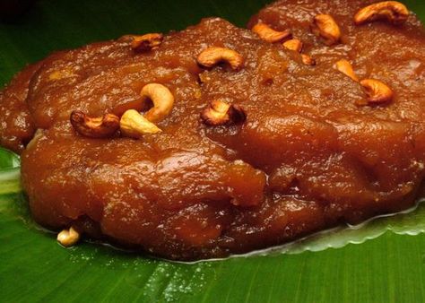 Tirunelveli Halwa: Following the whiff of ghee in Tirunelveli, Olympia Shilpa Gerald discovers why you should never return without halwa. Bread Halwa Recipe, Hindu Food, Bread Halwa, Book Exhibition, Laxmi Pooja, Chettinad Chicken, Tamil Books, Good Friday Images, Tempting Food