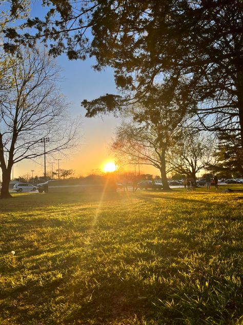 Sunset at the park Sunrise Park, Neighborhood Friends, Park Sunset, Piedmont Park, Sunset View, Sunset Views, Happy Summer, Camera Roll, The Park